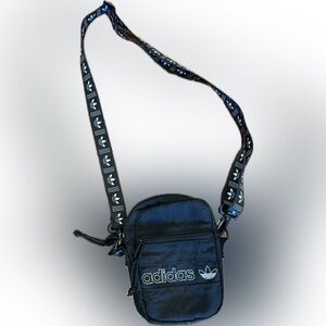 🖤 Adidas Originals Black Crossbody Bag